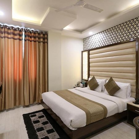 Hotel Mannat International By Mannat Yeni Delhi Dış mekan fotoğraf