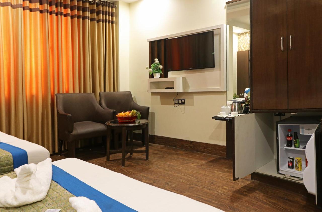 Hotel Mannat International By Mannat Yeni Delhi Dış mekan fotoğraf