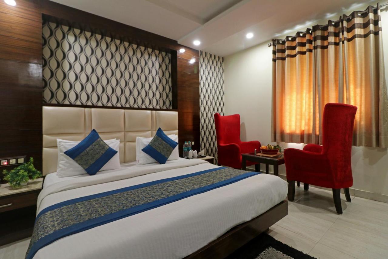 Hotel Mannat International By Mannat Yeni Delhi Dış mekan fotoğraf
