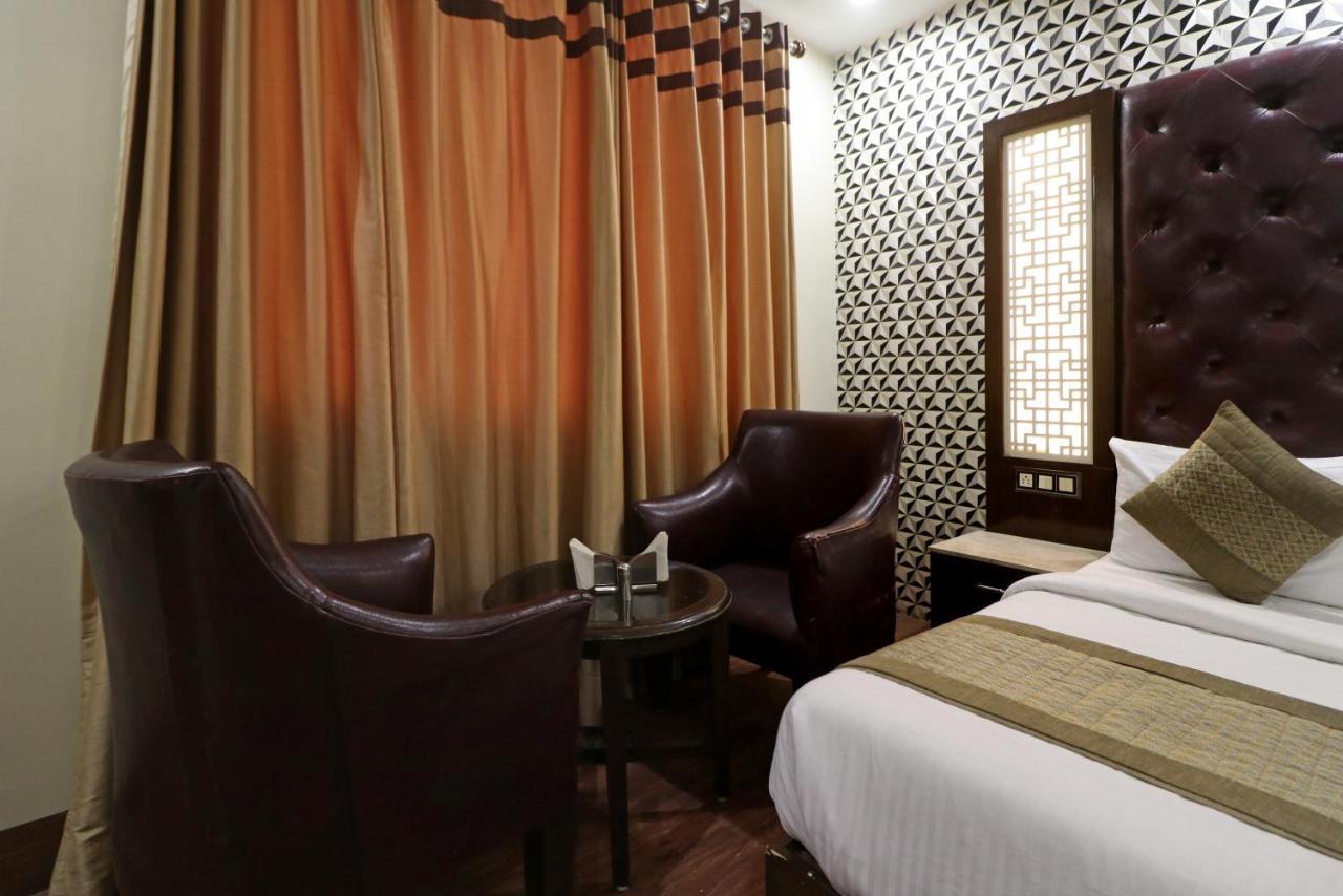 Hotel Mannat International By Mannat Yeni Delhi Dış mekan fotoğraf