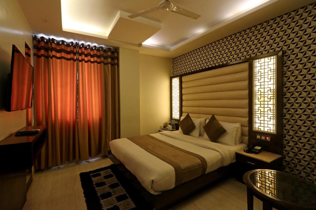 Hotel Mannat International By Mannat Yeni Delhi Dış mekan fotoğraf