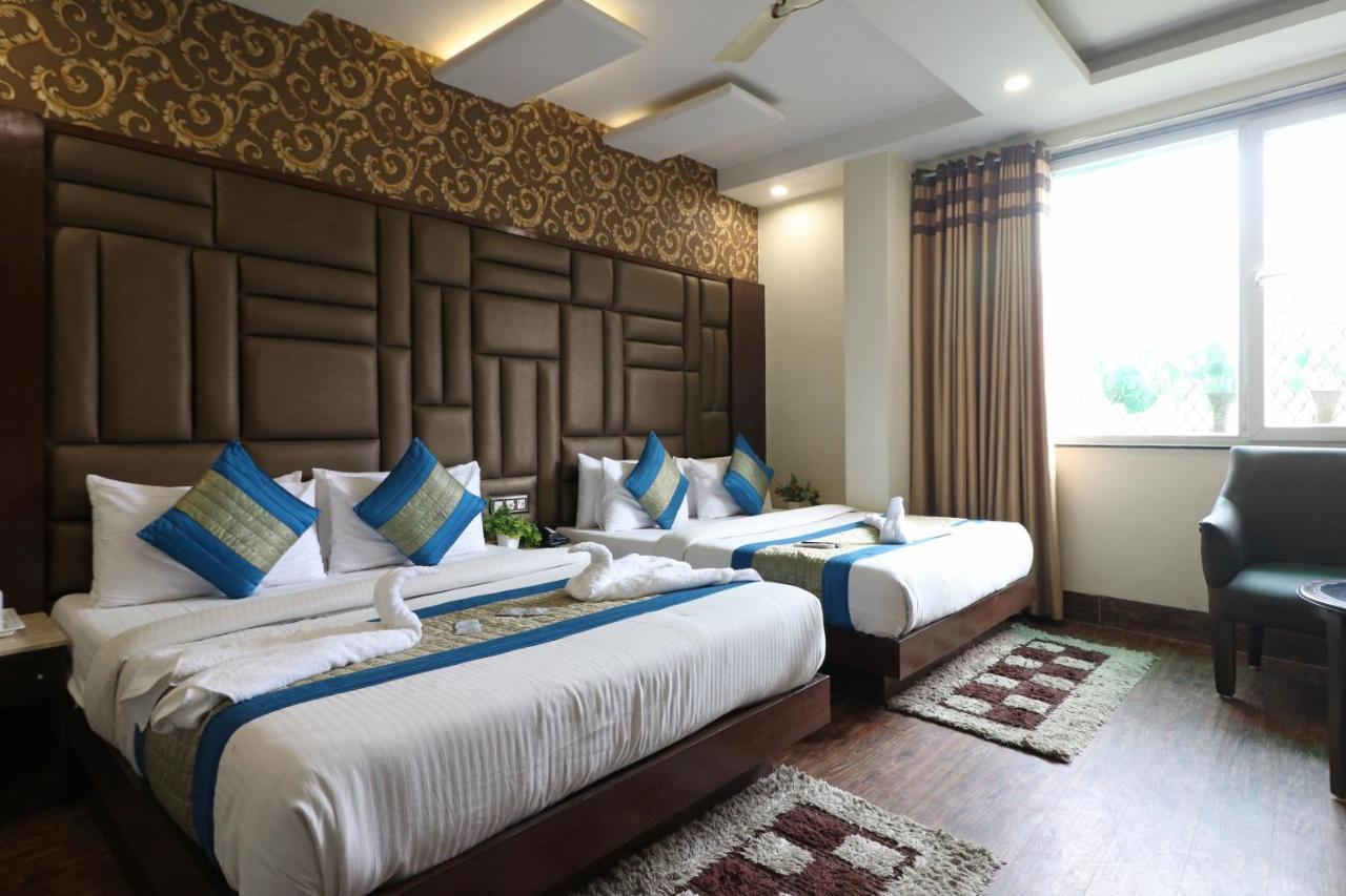 Hotel Mannat International By Mannat Yeni Delhi Dış mekan fotoğraf
