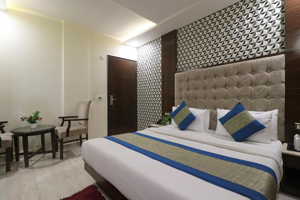 Hotel Mannat International By Mannat Yeni Delhi Dış mekan fotoğraf