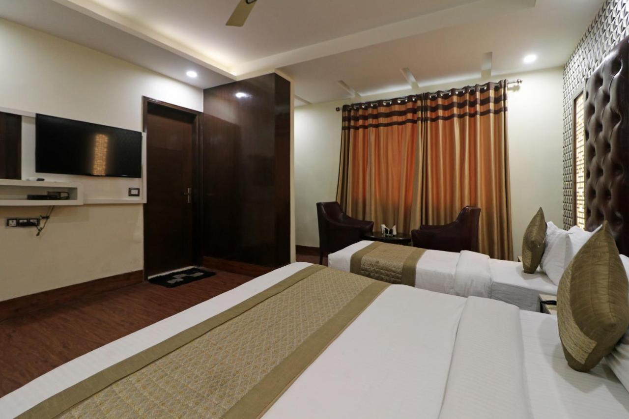 Hotel Mannat International By Mannat Yeni Delhi Dış mekan fotoğraf
