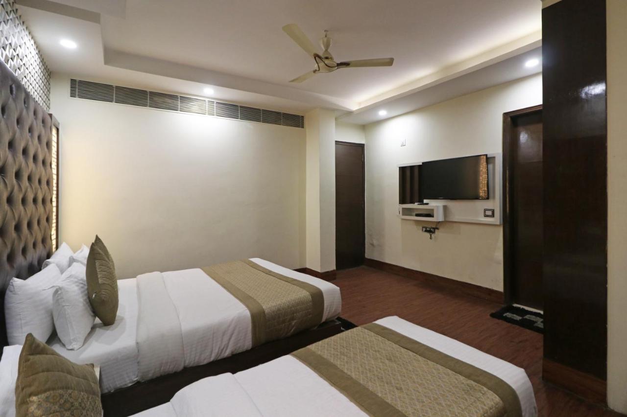 Hotel Mannat International By Mannat Yeni Delhi Dış mekan fotoğraf