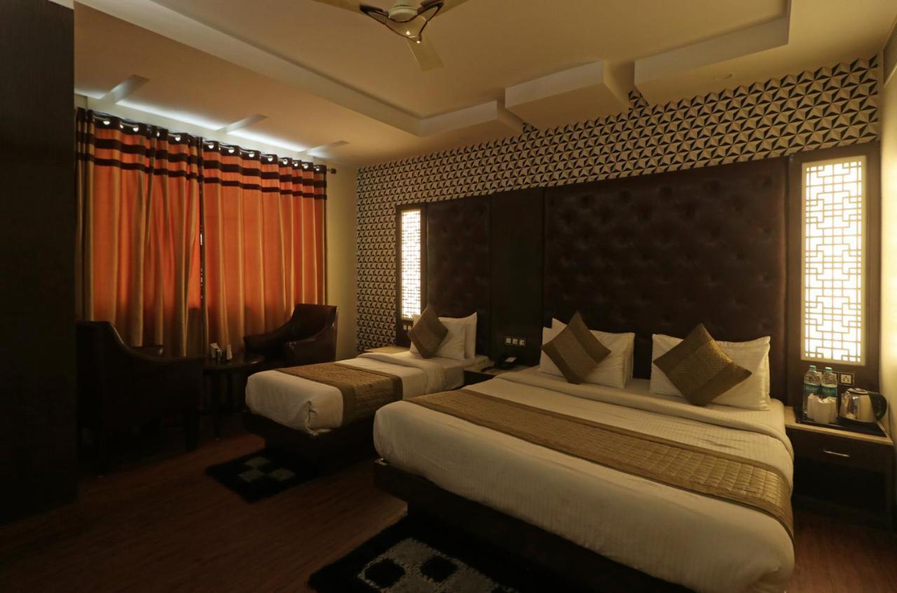 Hotel Mannat International By Mannat Yeni Delhi Dış mekan fotoğraf