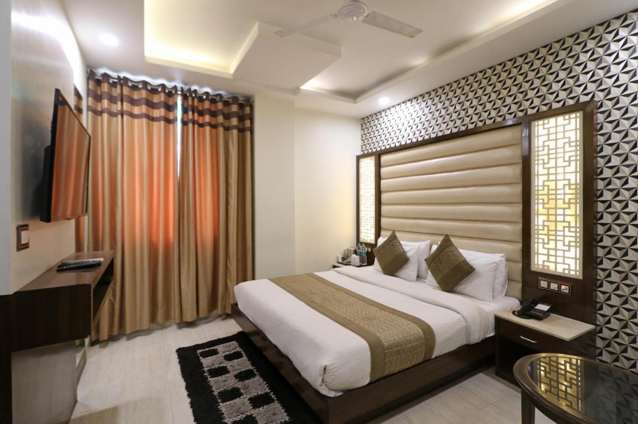 Hotel Mannat International By Mannat Yeni Delhi Dış mekan fotoğraf