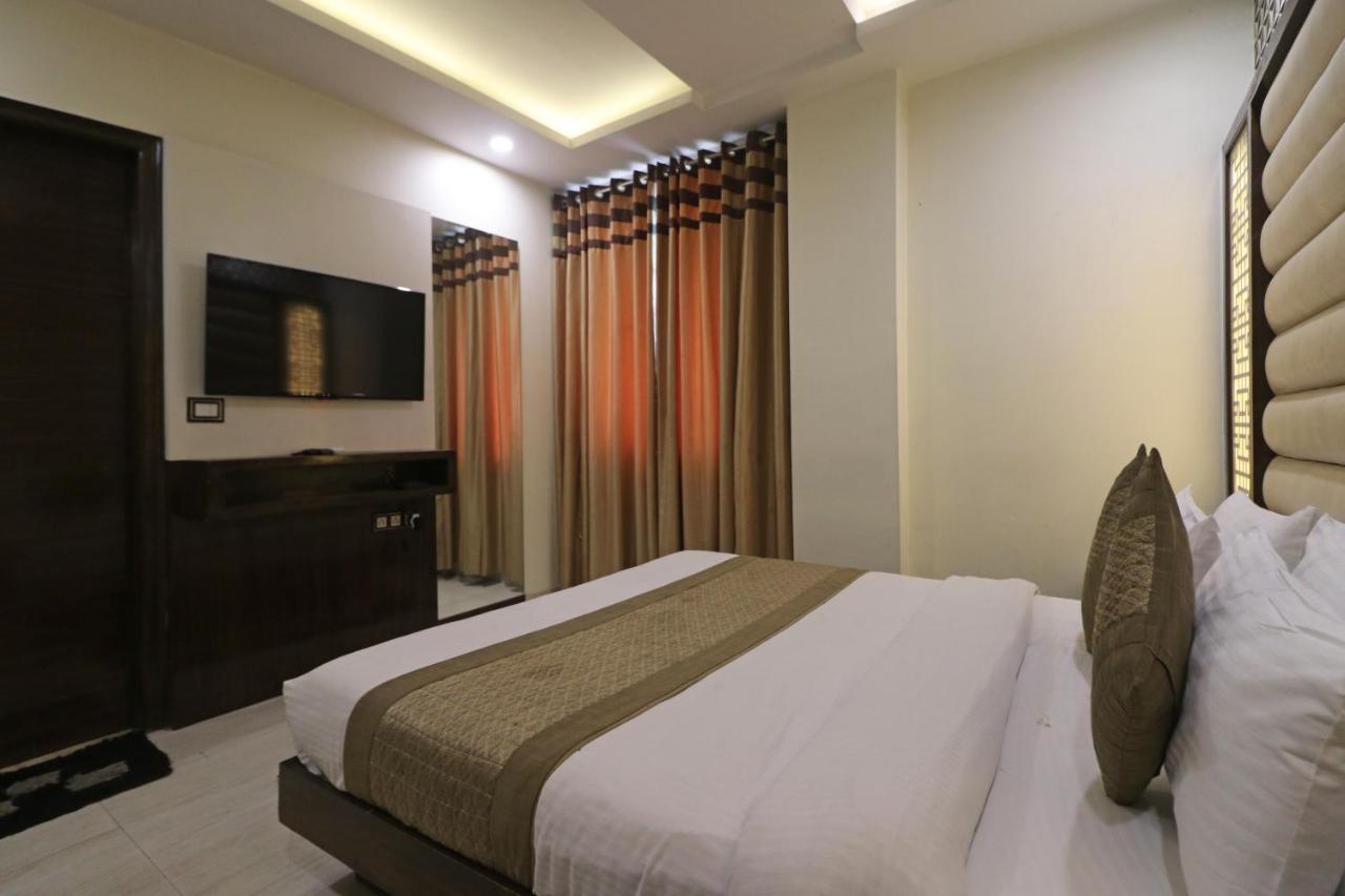 Hotel Mannat International By Mannat Yeni Delhi Dış mekan fotoğraf