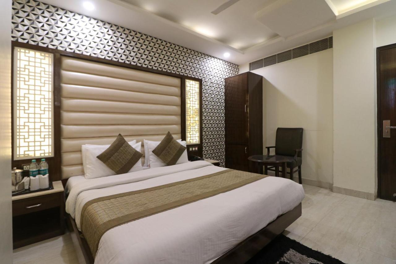Hotel Mannat International By Mannat Yeni Delhi Dış mekan fotoğraf