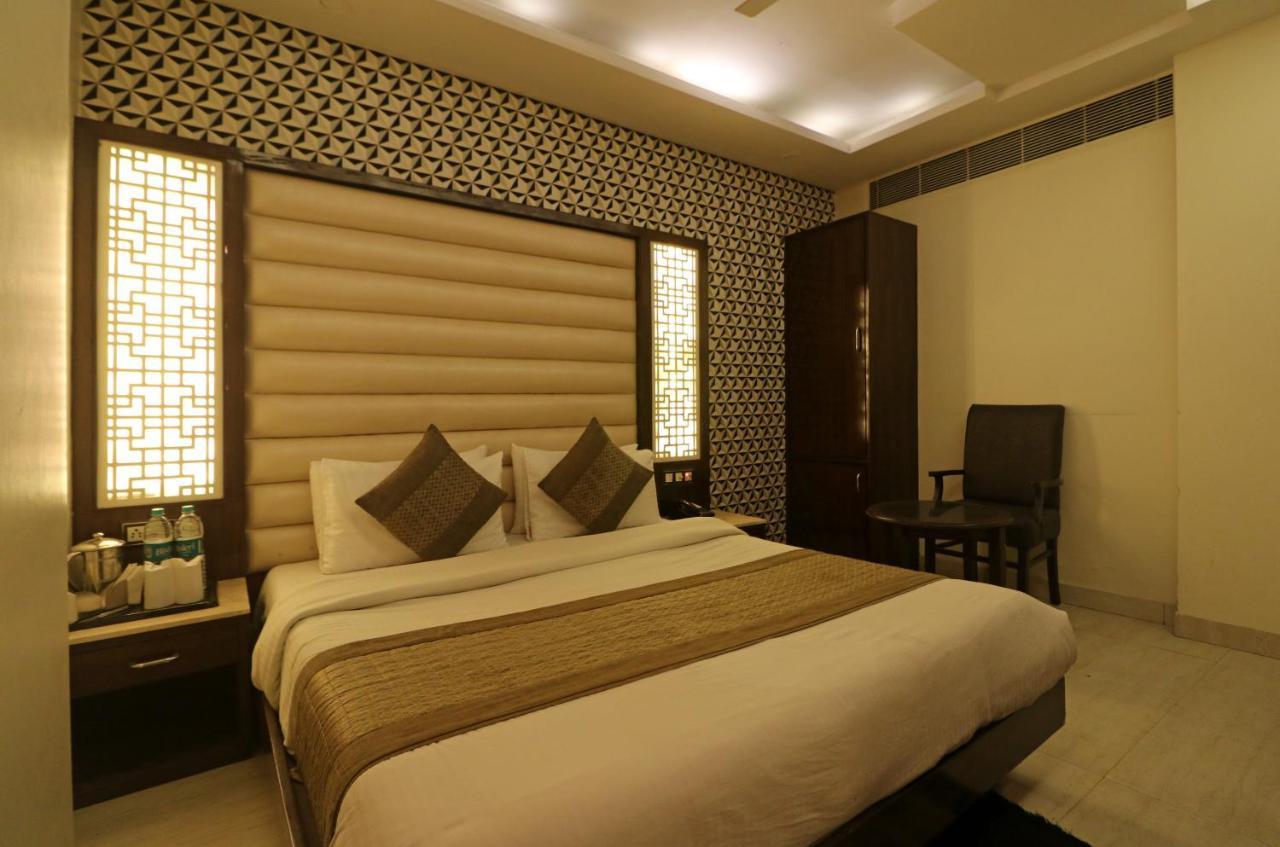 Hotel Mannat International By Mannat Yeni Delhi Dış mekan fotoğraf