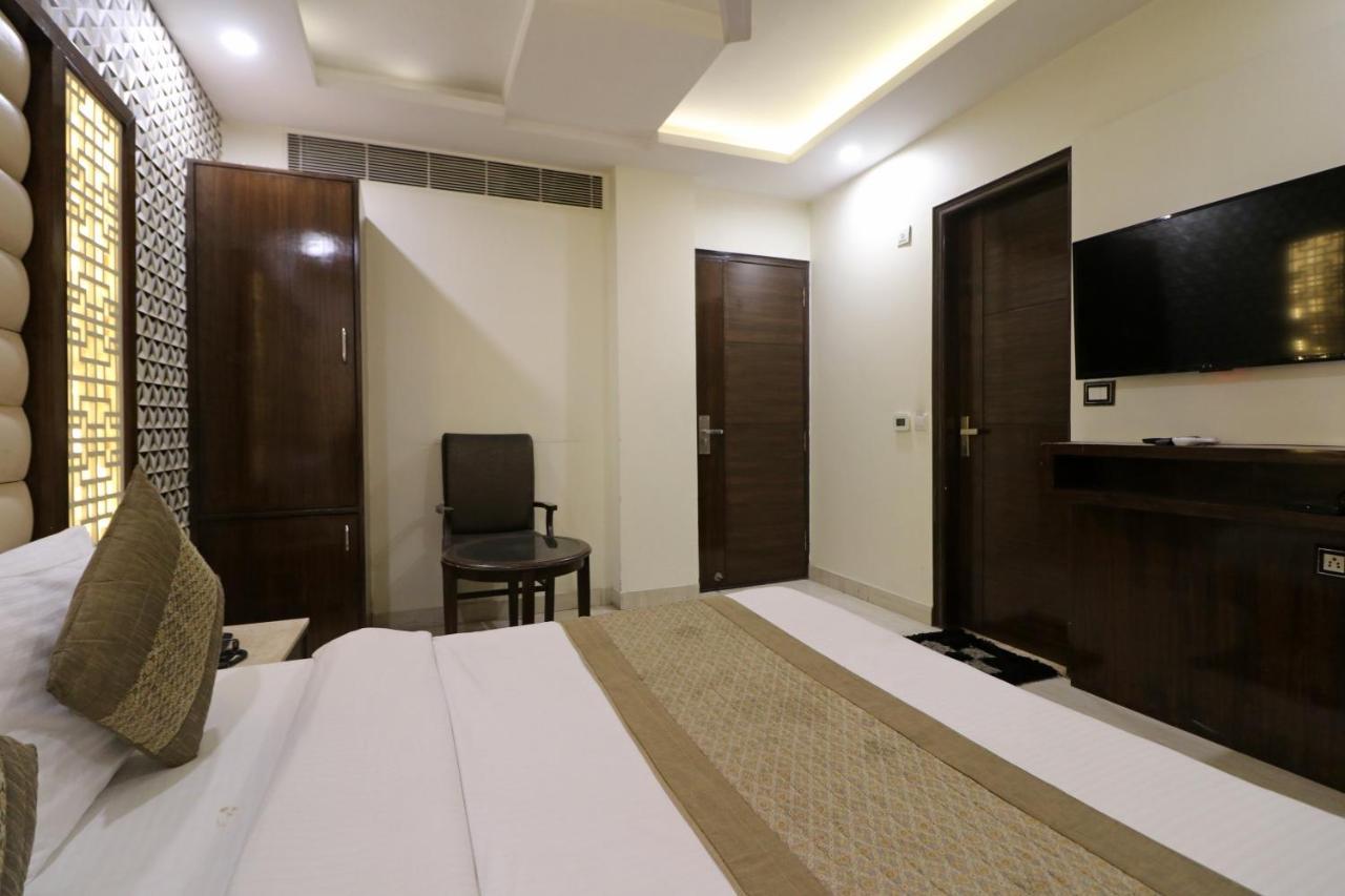 Hotel Mannat International By Mannat Yeni Delhi Dış mekan fotoğraf