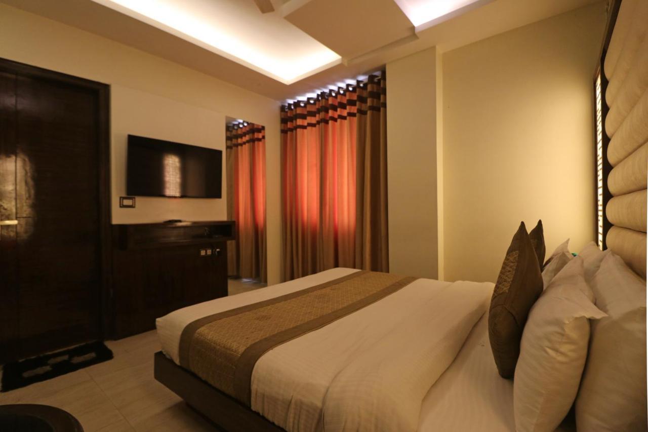 Hotel Mannat International By Mannat Yeni Delhi Dış mekan fotoğraf