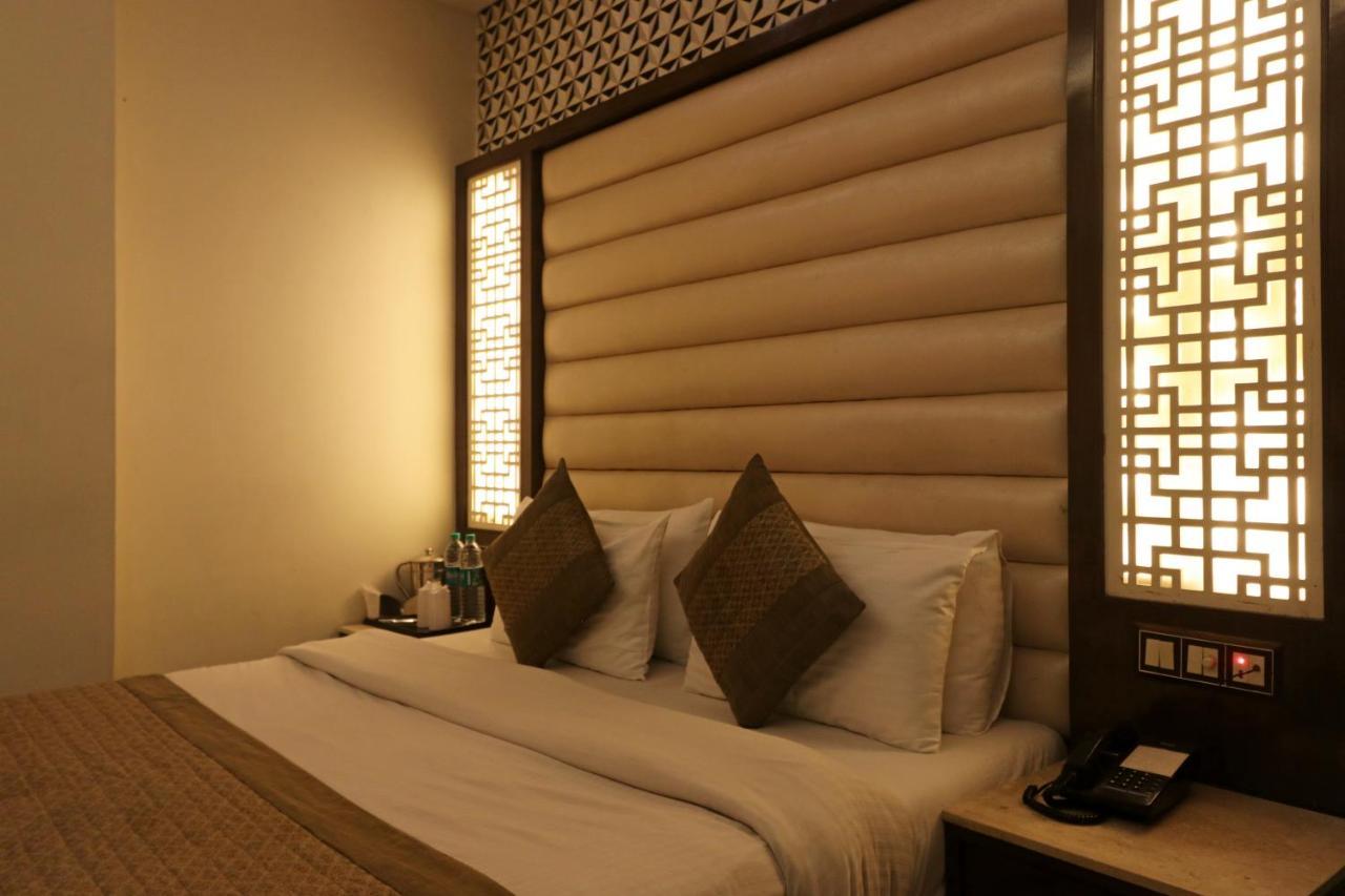 Hotel Mannat International By Mannat Yeni Delhi Dış mekan fotoğraf