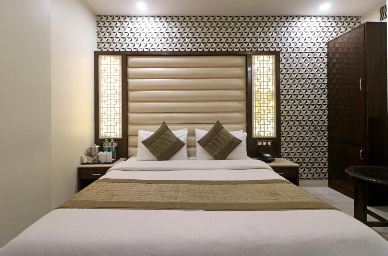 Hotel Mannat International By Mannat Yeni Delhi Dış mekan fotoğraf