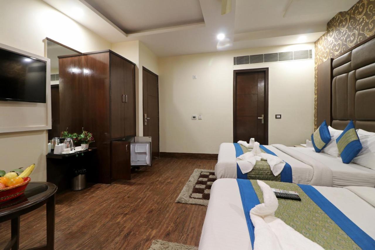 Hotel Mannat International By Mannat Yeni Delhi Dış mekan fotoğraf