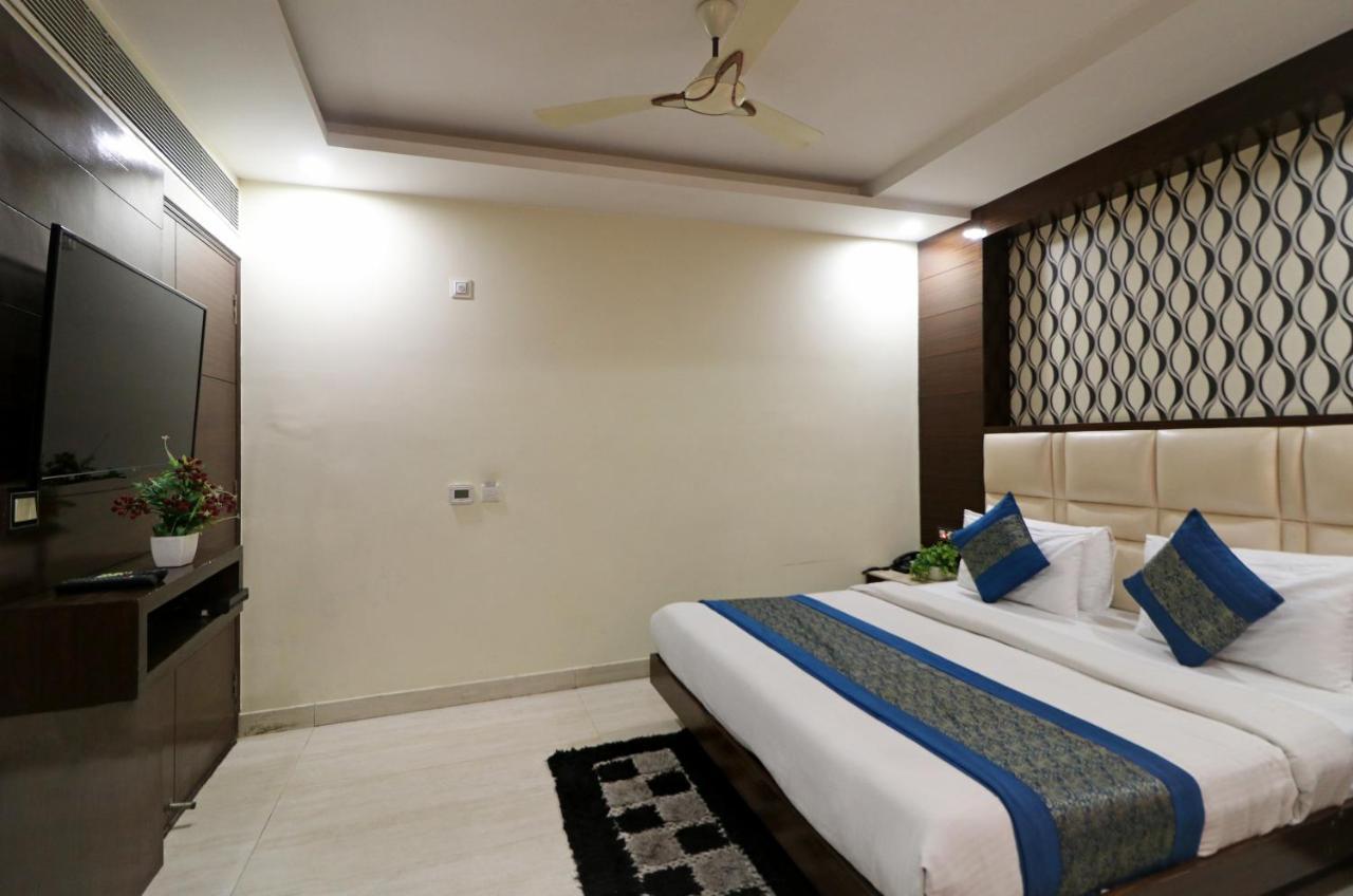 Hotel Mannat International By Mannat Yeni Delhi Dış mekan fotoğraf