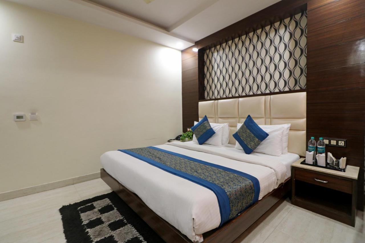 Hotel Mannat International By Mannat Yeni Delhi Dış mekan fotoğraf