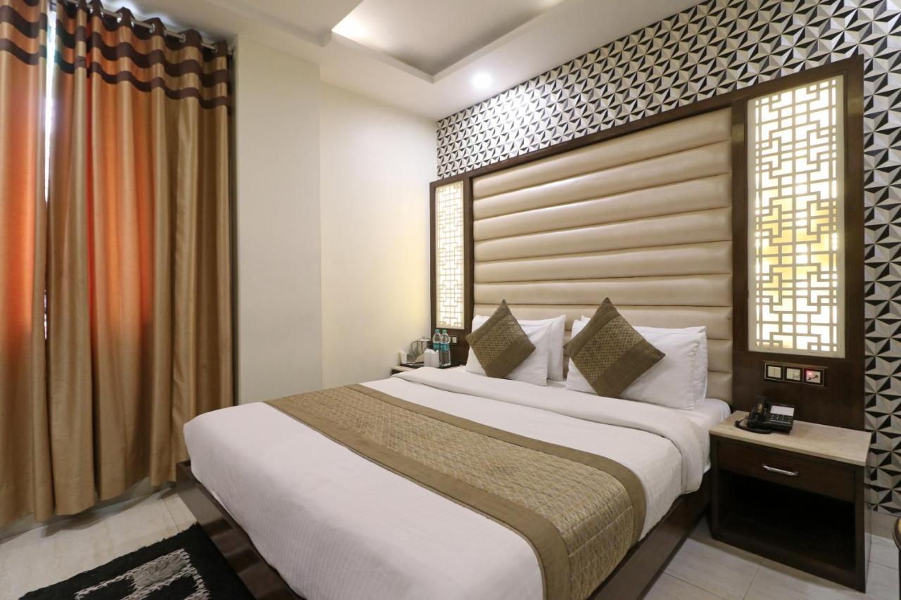 Hotel Mannat International By Mannat Yeni Delhi Dış mekan fotoğraf